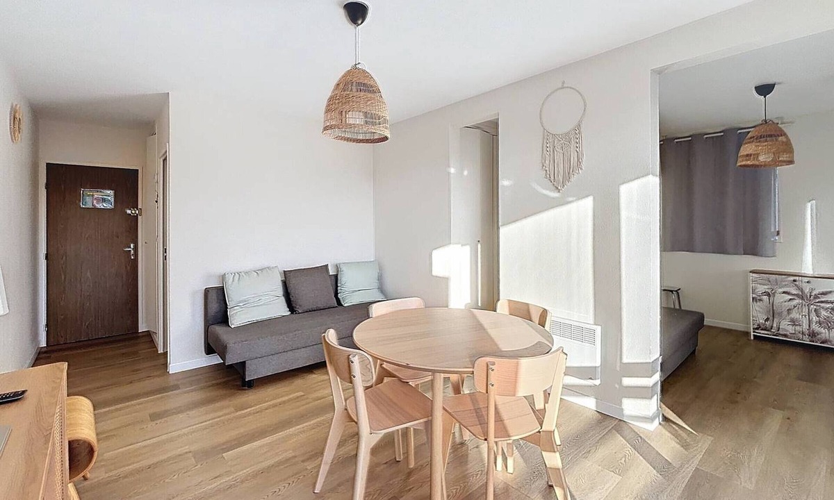 Merville-Franceville-Plage Apartment | Apartment in the heart of the resort - 5 guests