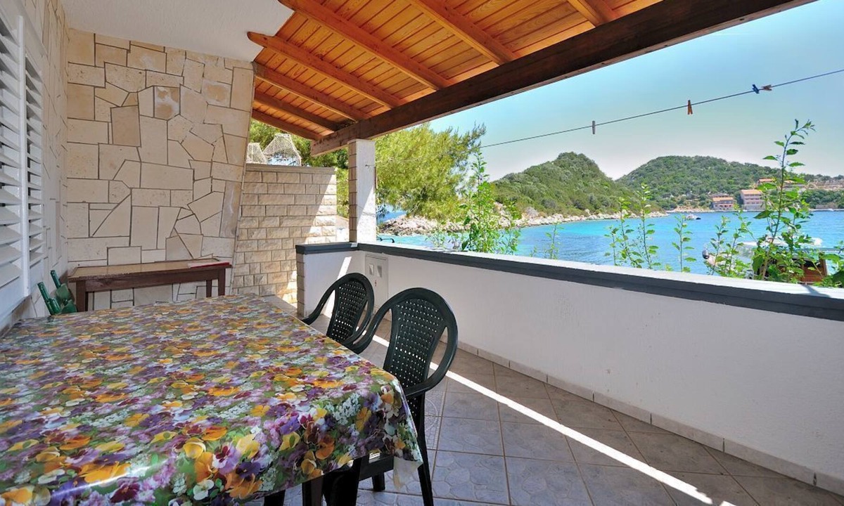 Zaklopatica Apartment | Apartments Ivka (53971-A1) - Zaklopatica - island Lastovo