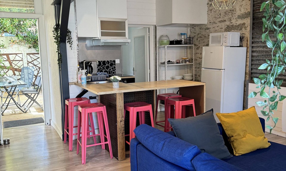 La Rogere Apartment | Apart 50m² 5 People 2 Bedrooms –Town, Train, Beach few mn