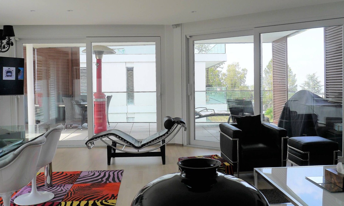 Le Mont-sur-Lausanne Apartment | Apart. nine high standing lake view (3 ch)