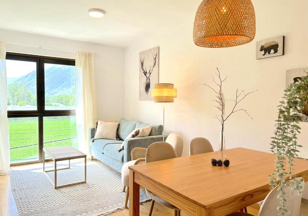 Esterri D'Aneu Apartment | Apartament de disseny rústic amb vistes by RURAL D'ÀNEU