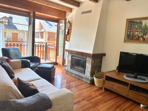 Esterri D'Aneu Apartment | Apartament lluminós de muntanya by RURAL D'ÀNEU