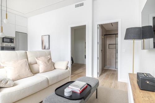 Cotos Apartment | Apartamento 5 - Elegante en Castellana - 4 Torres