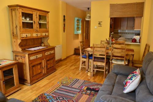 Broto Apartment | Apartamento Batan