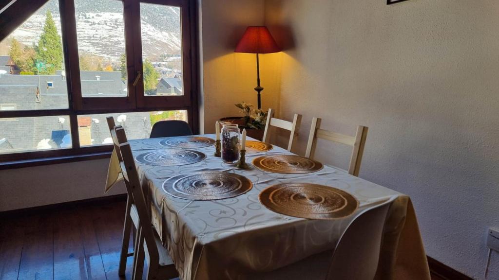 Vielha Apartment | Apartamento con vistas a la montaña