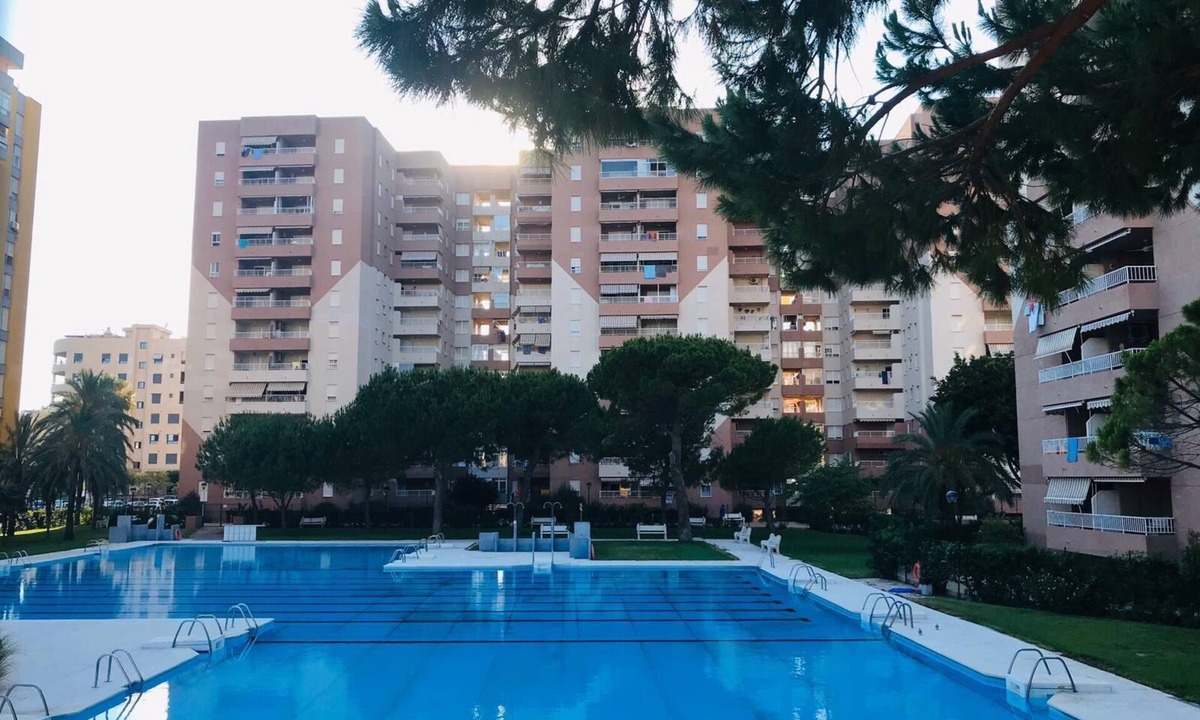 Canet de Berenguer Apartment | Apartamento en la Playa, Amplio con Piscina Olímpica, Cerca de Valencia
