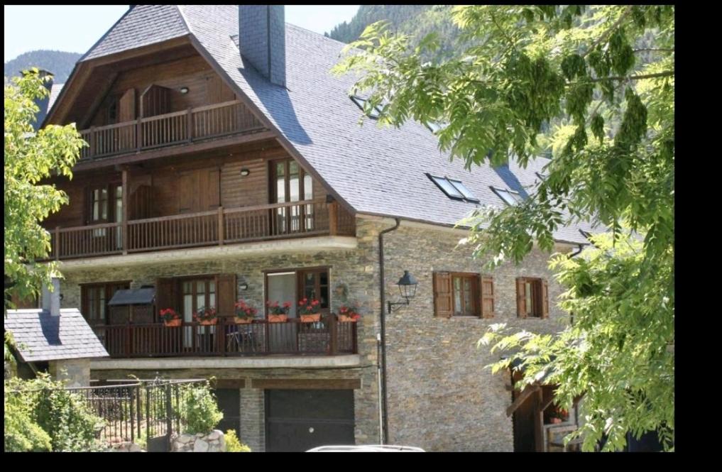 Salardu Apartment | Apartamento salardu