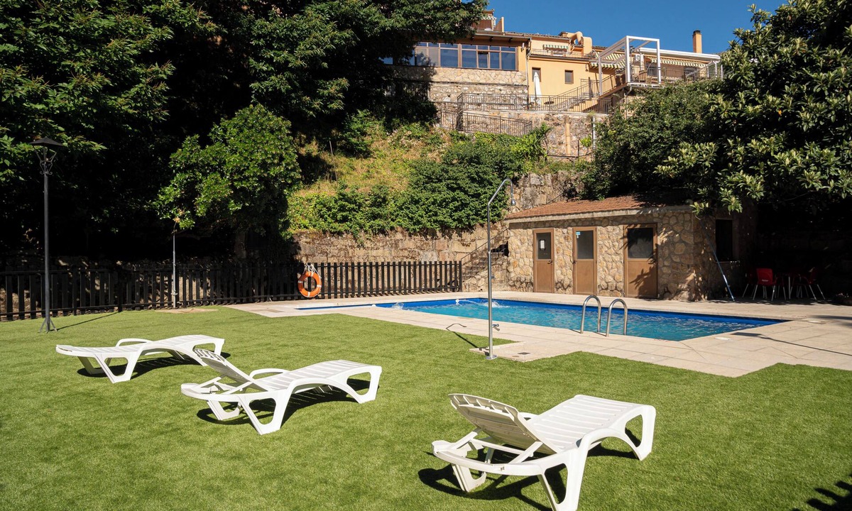 Banos de Montemayor Hotel | APARTAMENTOS RURALES EL SOLITARIO