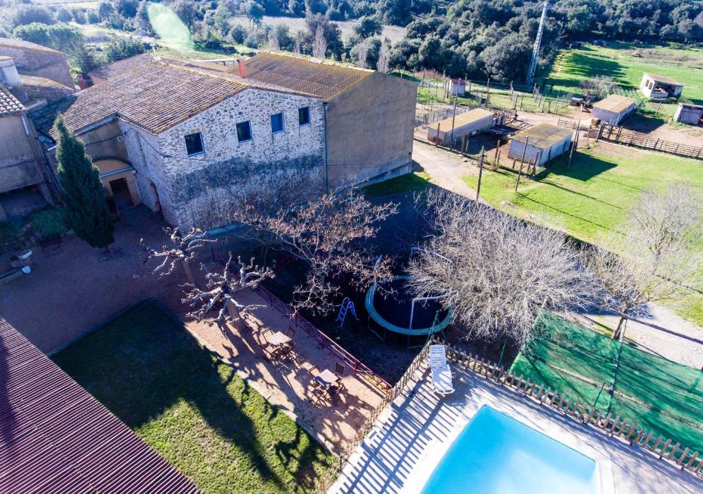 Llavia House | Apartamentos Rurales Els Masos d'en Coll