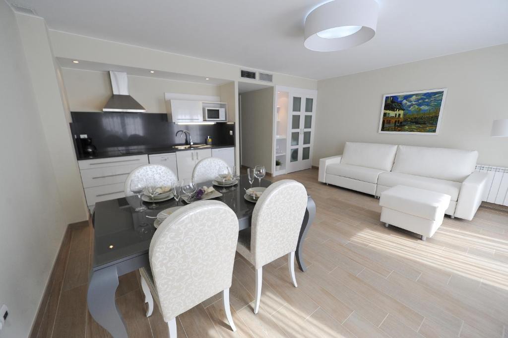 Valjunquera Apartment | Apartamentos Turísticos Mirablanc