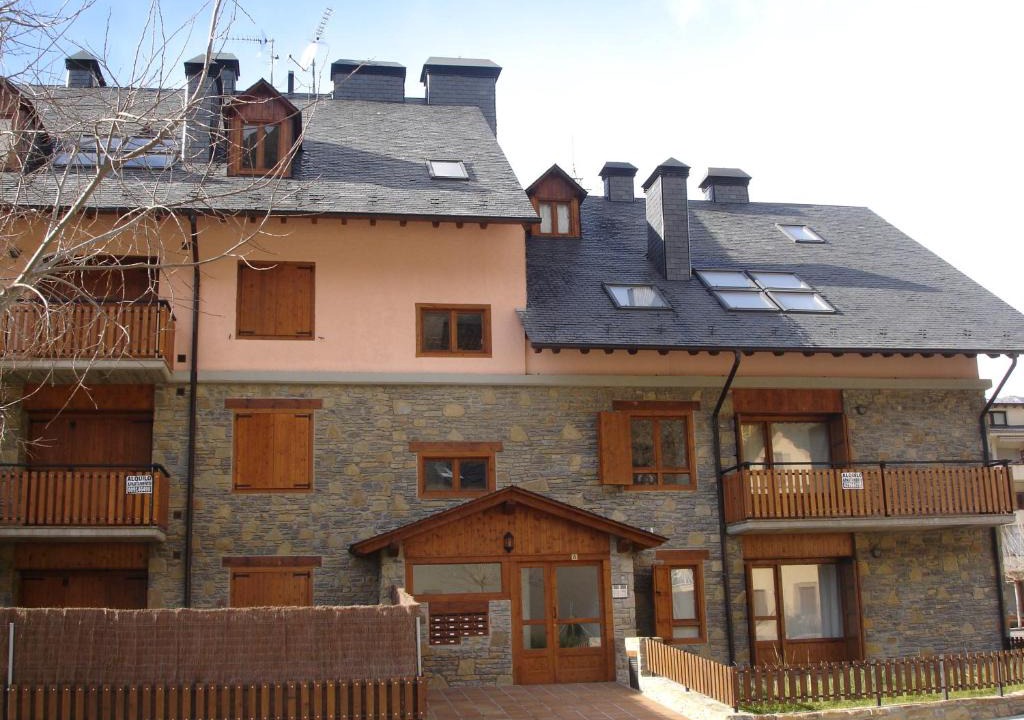 Esterri D'Aneu Apartment | Apartamentos wifi Baqueira & Aigüestortes con jardín privado