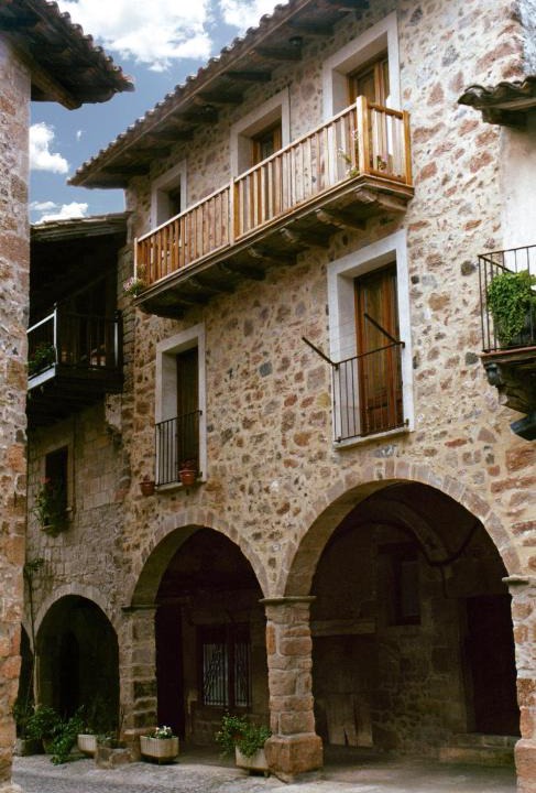 Santa Pau Apartment | Apartaments Plaça Major