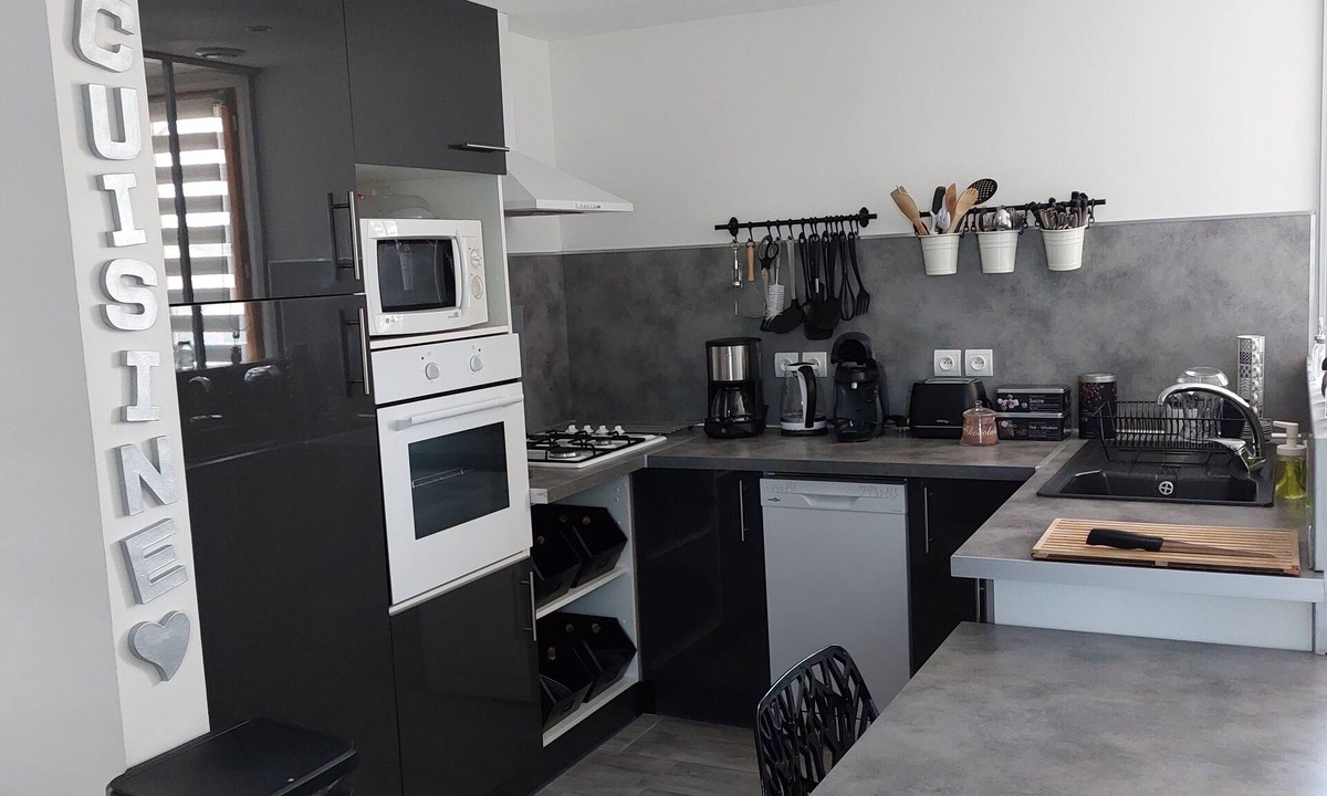 Saint-Romain-de-Jalionas Apartment | APARTEMENT EMPREINTE 3km from Crémieu