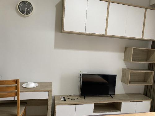 Pinang Apartment | Apartemen rose room by springwood