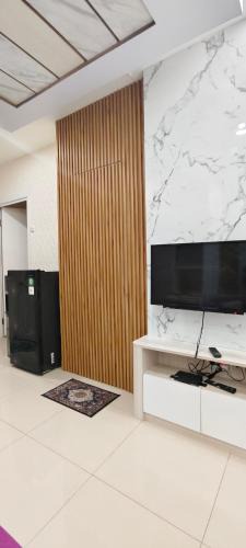 Rawasari Apartment | Apartement Green Pramuka Square suite Room