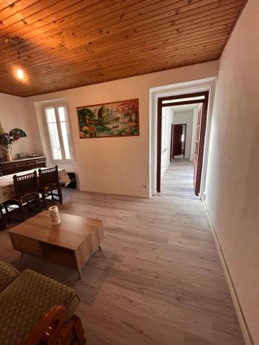 Amelie-les-Bains-Palalda Apartment | Apartemment T2 meublé, Amélie-les-Bains