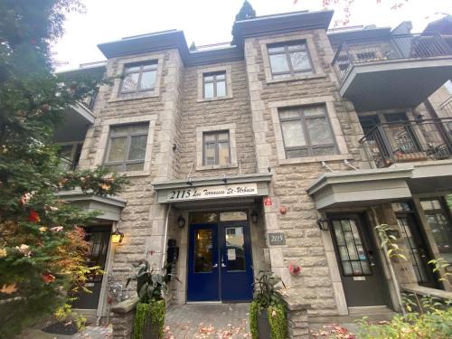 Quartier des Spectacles Apartment | ApartHotelMontreal by Les Terrasses Saint Urbain 2225I2