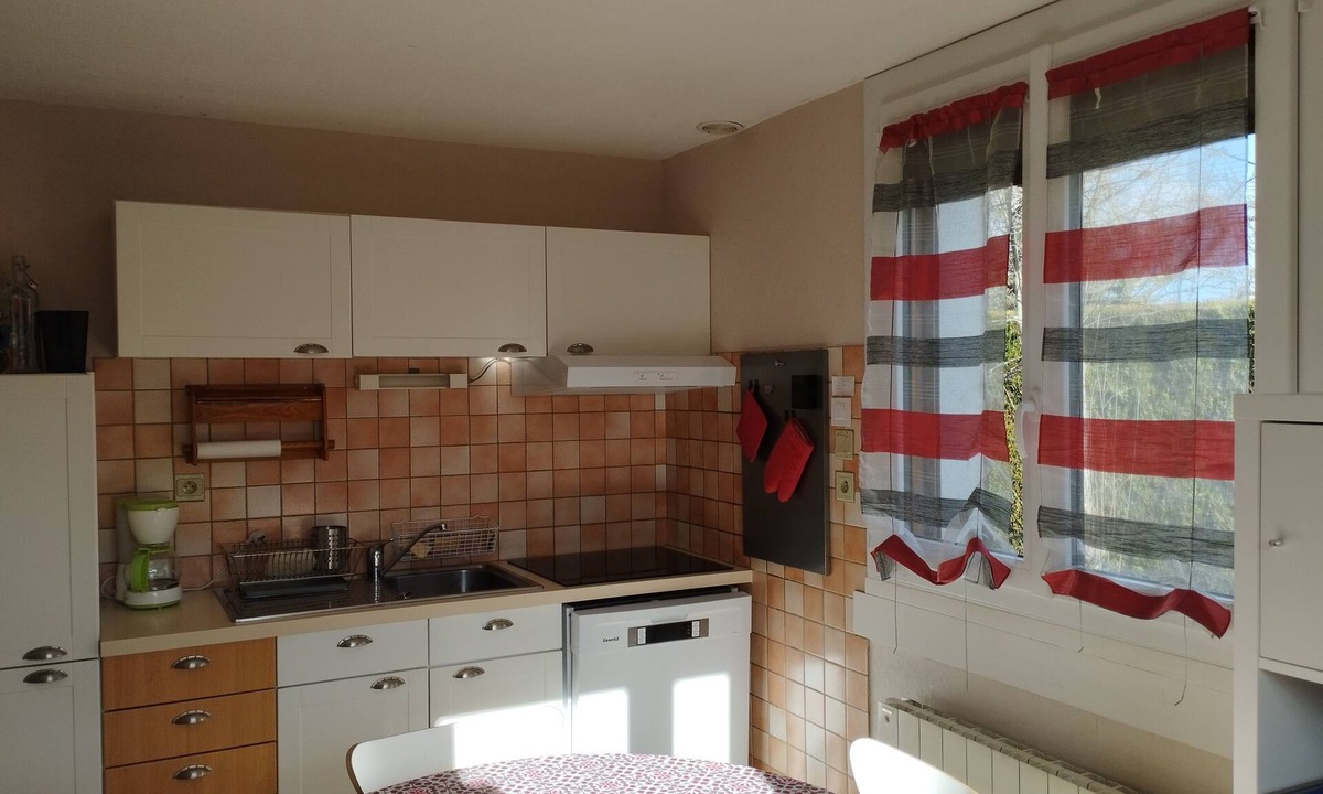 Besse-en-Chandesse Apartment | Apartment in villa