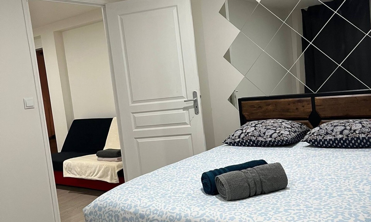 Villeneuve-Saint-Georges Apartment | Apartment near Orly/Paris