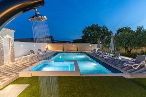 Donje Rastane Apartment | Apartman David s bazenom i jakuzijem