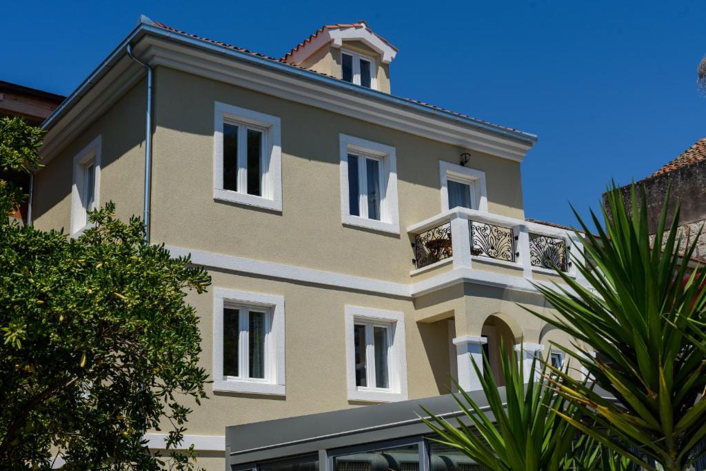 Kastel Luksic Apartment | Apartman Dobrila