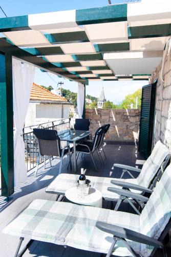 Splitska Apartment | Apartman NONO