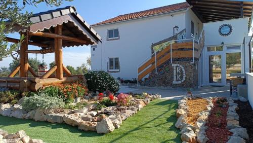 Velim Apartment | Apartman Sebastian