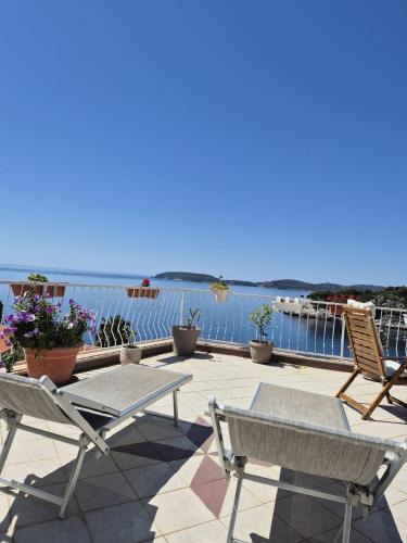 Stikovica Apartment | Apartmani Matea