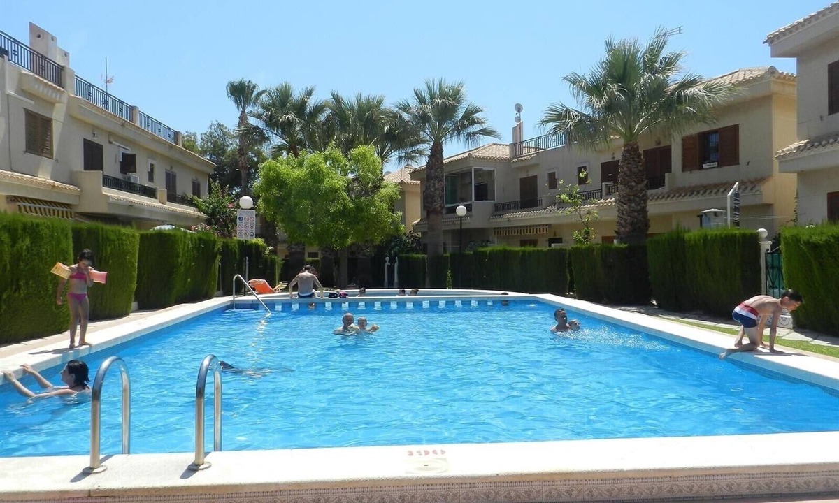 Playa Flamenca Apartment | Apartment Playa Flamenca with Pool, A/C, Terrace & Garden
