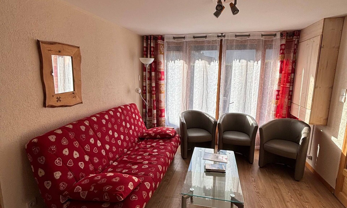 La Chapelle-d'Abondance Apartment | Apartment with Sunny Terrace in La Chapelle-d'Abondance