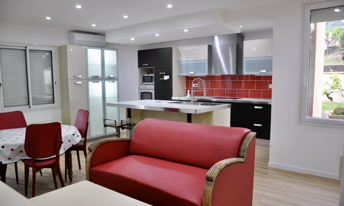 Montesquieu-des-Alberes Apartment | Apartment, two bedrooms, in a quiet village, starting point for many hikes