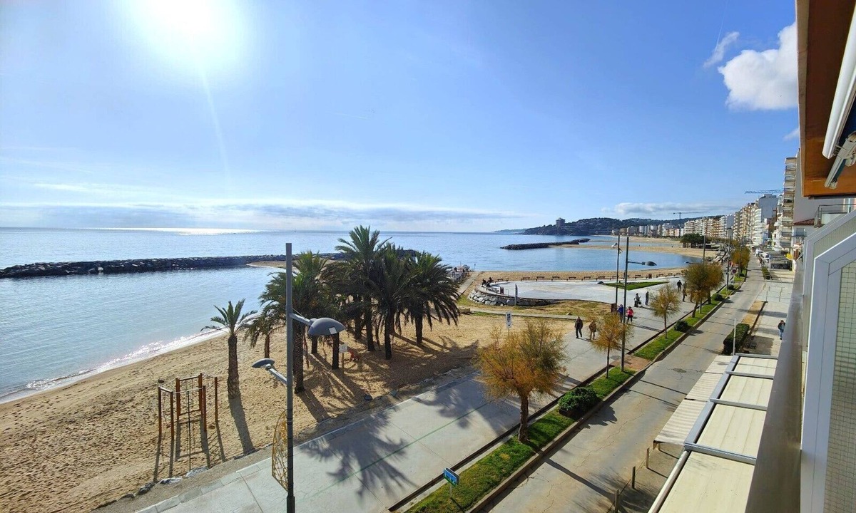 Sant Antoni de Calonge Apartment | Apartment 'Sant Antoni Calonge' with Sea View, Balcony and Air Conditioning