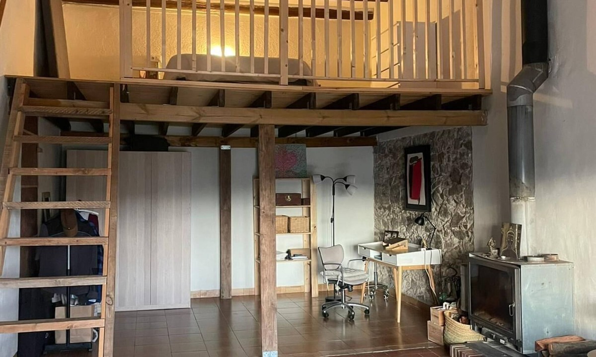 Sant Climent Sescebes Apartment | Apartment in rural house