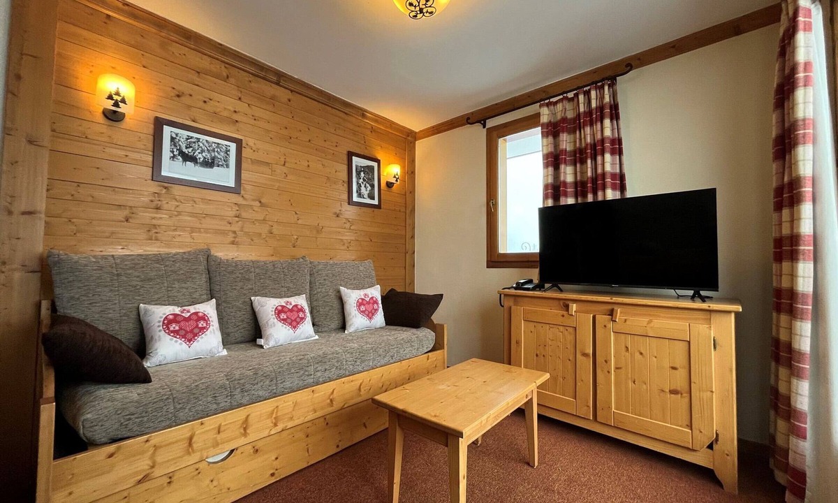 Val Cenis Apartment | Apartment for 6, slopeside with WiFi and parking
