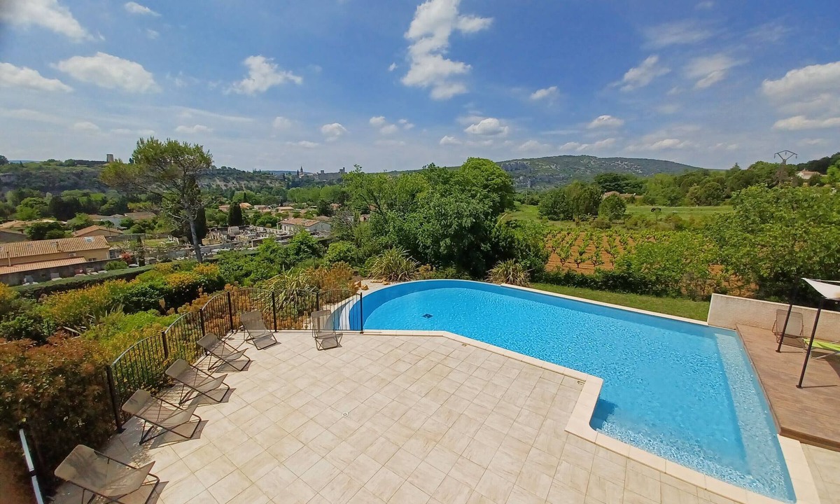 Saint-Martin-d'Ardeche Cottage | Apartment “Résidence Château Saint Martin” with Balcony, Wi-Fi, and Air Conditioning