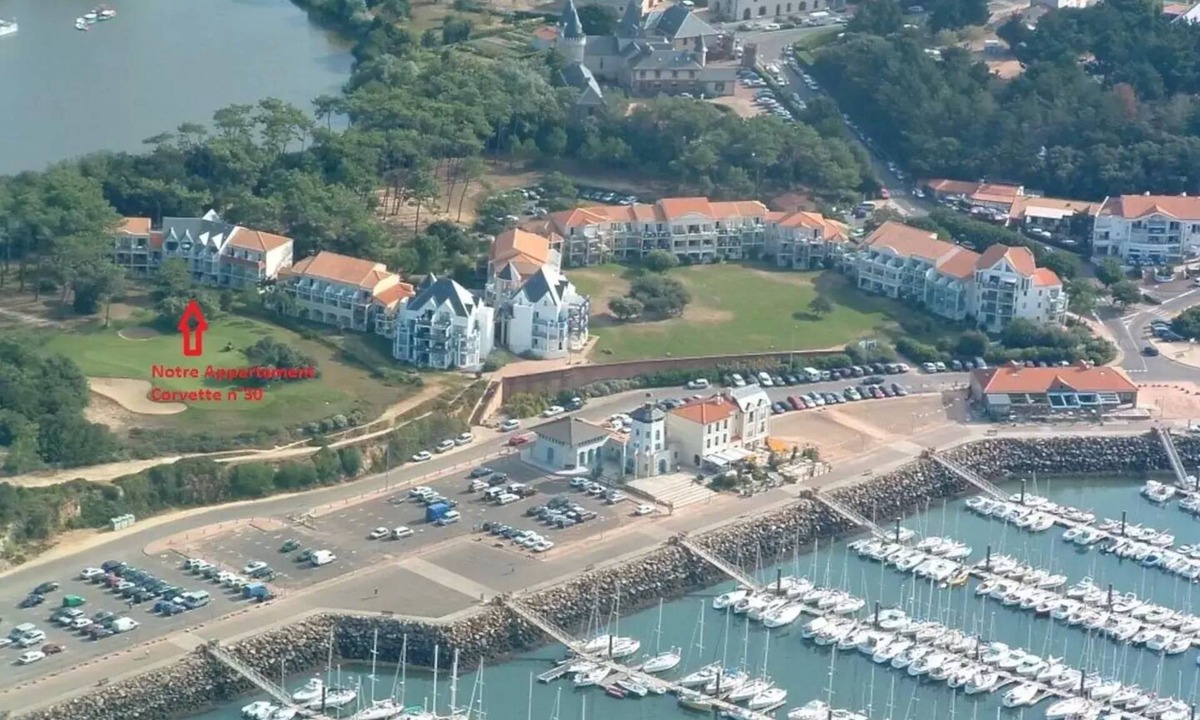 Bourgenay Apartment | Apartment near port