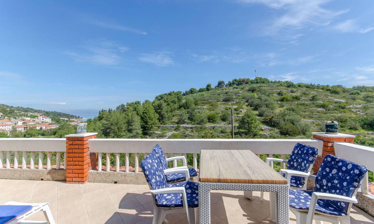 Stomorska Apartment | Apartments Drazen (59221-A3) - Stomorska - island Solta