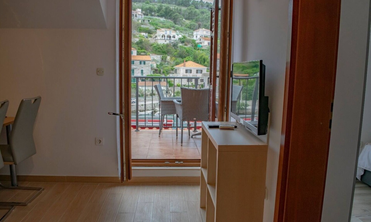 Stomorska Apartment | Apartments Daira (102041-A3) - Stomorska - island Solta