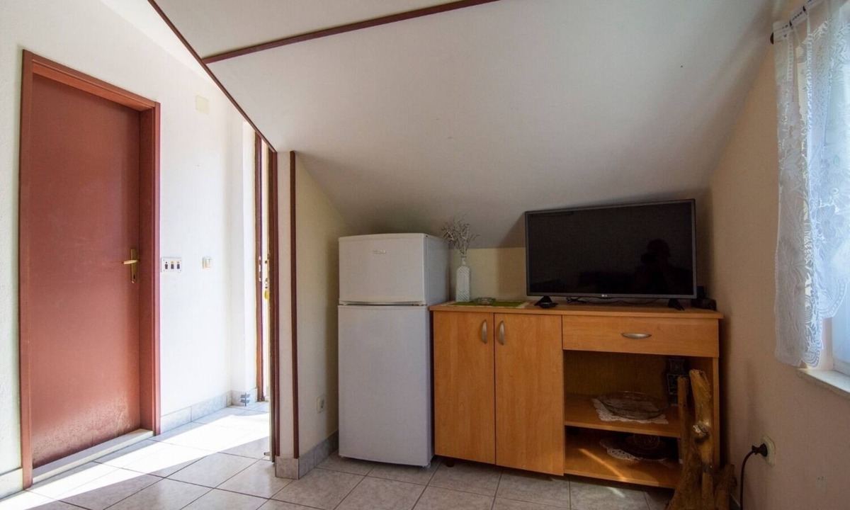 Stomorska Apartment | Apartments Mari (102711-A2) - Stomorska - island Solta