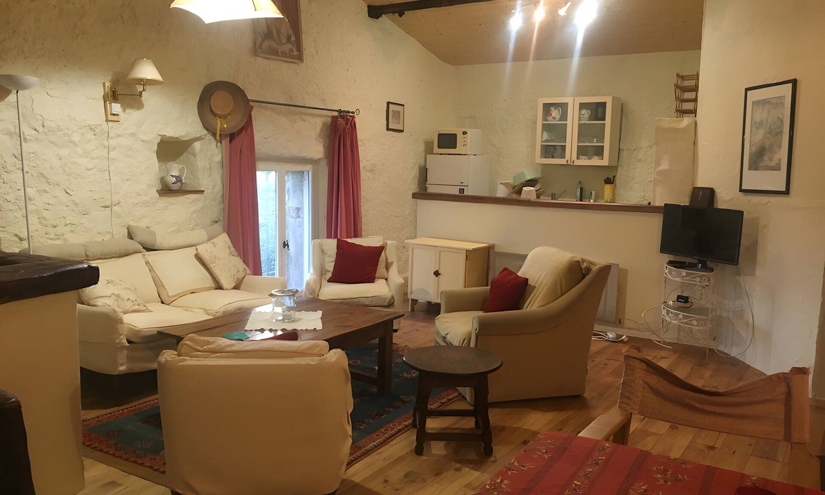 Sauzet Apartment | Apartment 1 (for 2 people)