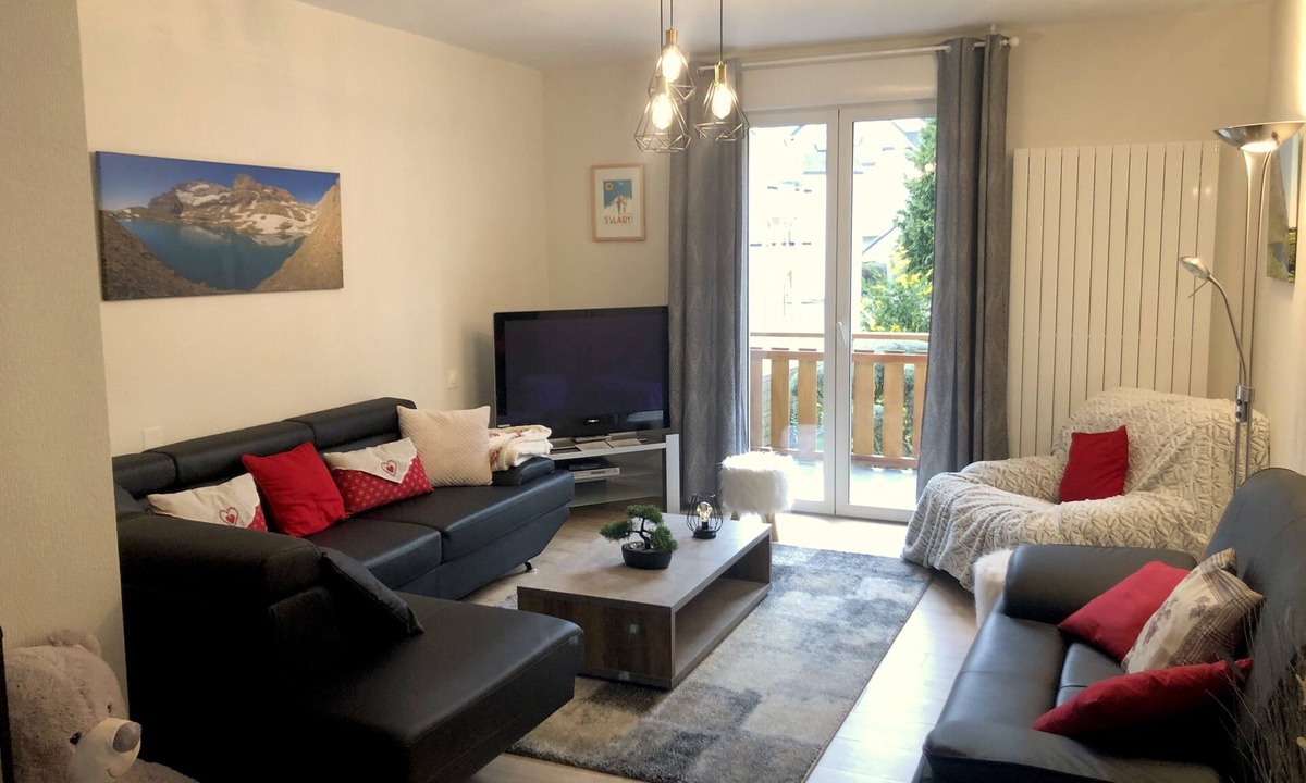 Saint-Lary-Soulan Apartment | Apartment 100 m2, 4 bedrooms at 400m cable car/500m town center, WIFI