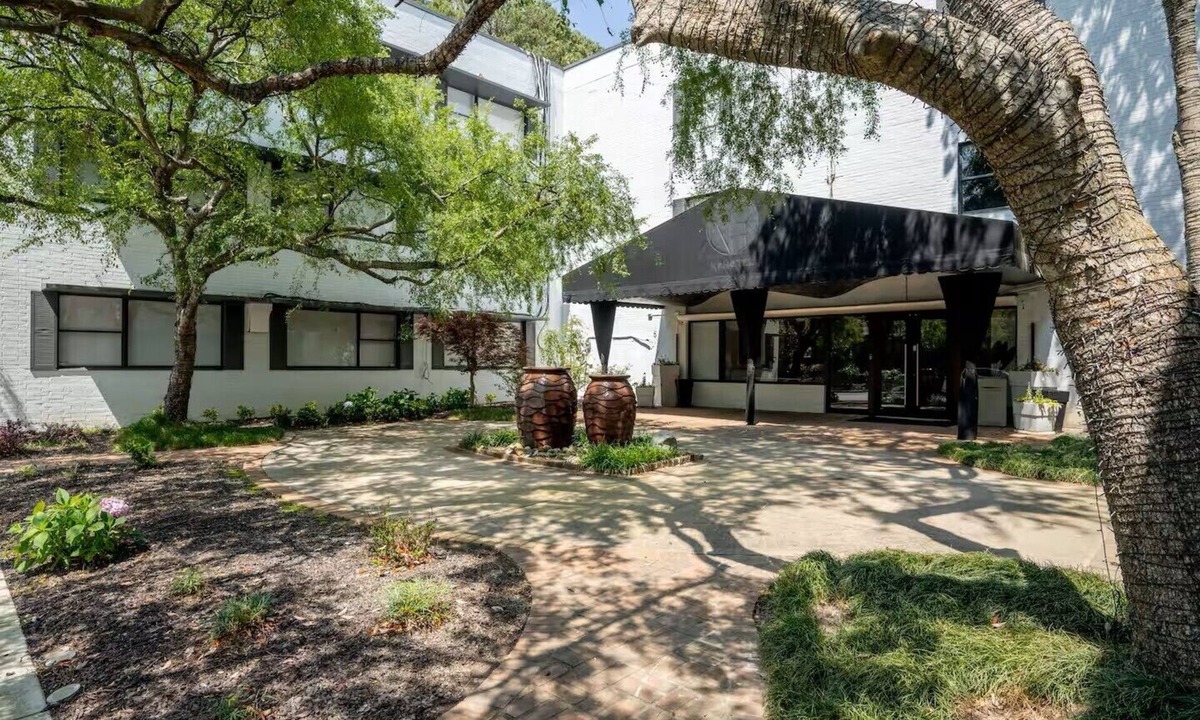 Buckhead Heights Apartment | Apartment 105