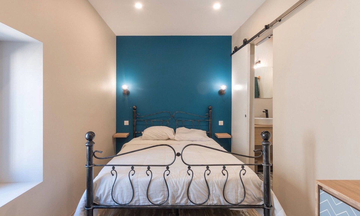 Bourg-Saint-Andeol Apartment | Apartment '107 - Cosy T2' with Wi-Fi and Air Conditioning