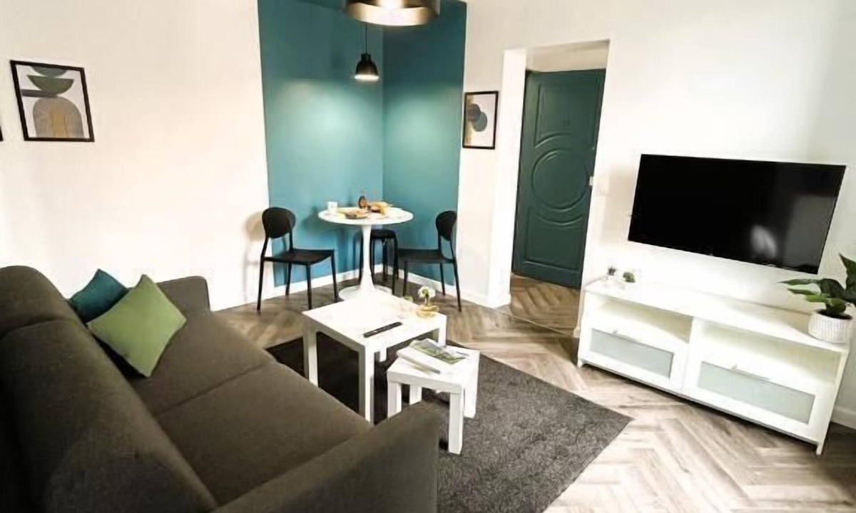 Montreuil Apartment | Apartment 11 - LE BELLEVILLE