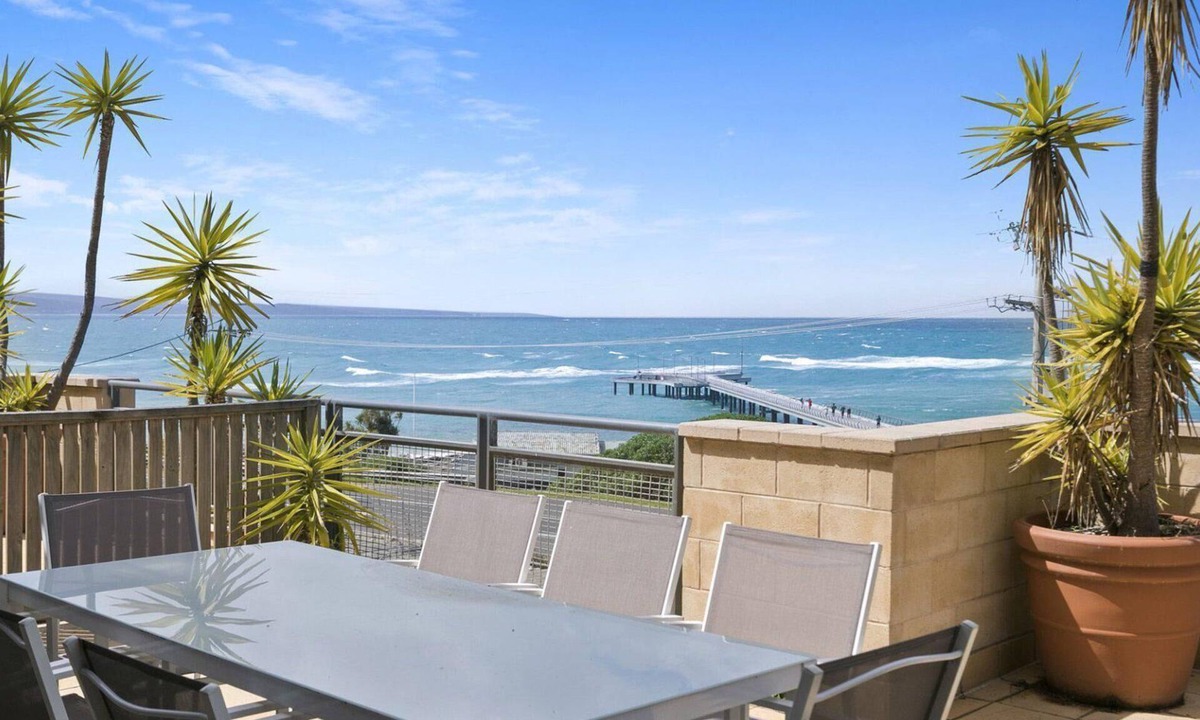 Lorne Apartment | Apartment 11 Pacific Apartments