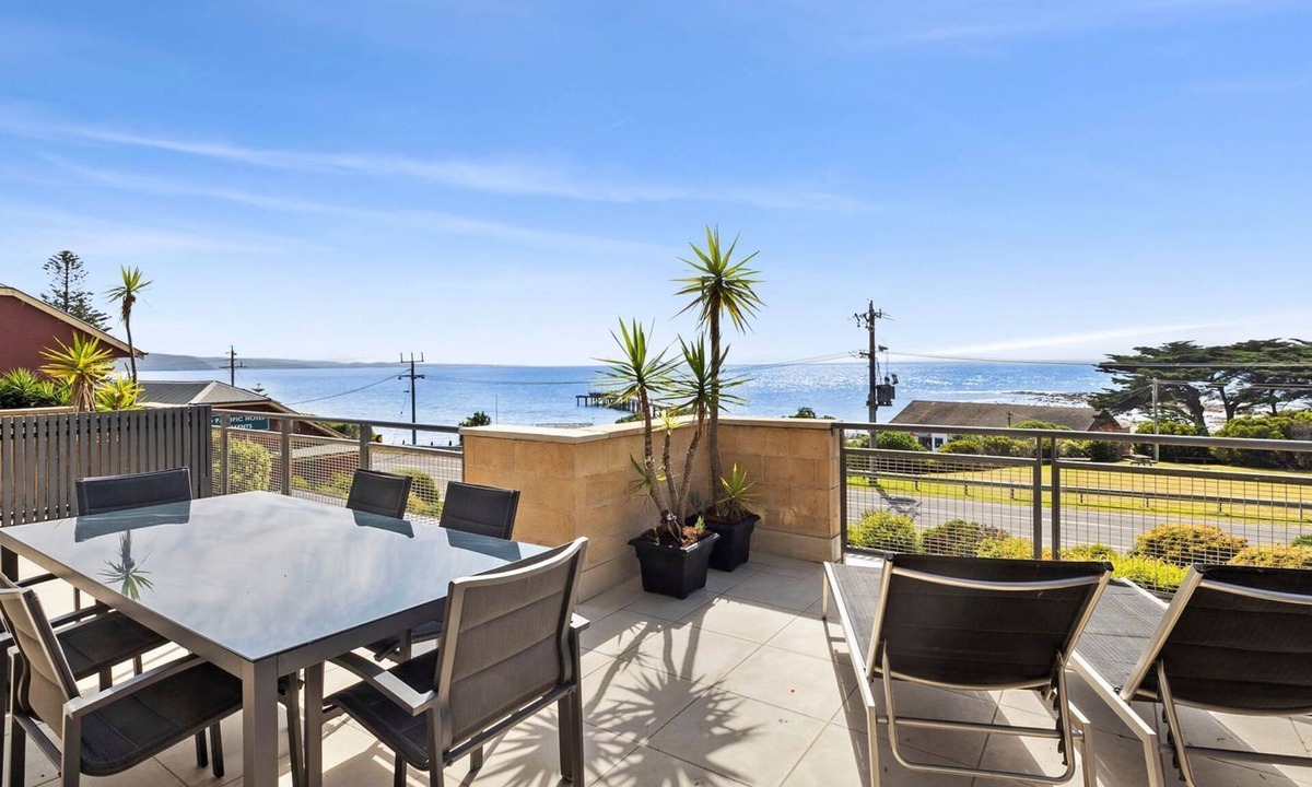 Lorne Apartment | Apartment 12 Pacific Apartments