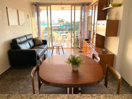 La Pineda Apartment | Apartment 13199, Next to the beach in the sun, building DMS-2