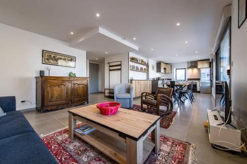 Albiez-le-Vieux Apartment | Apartment 2 BR Near Slopes View