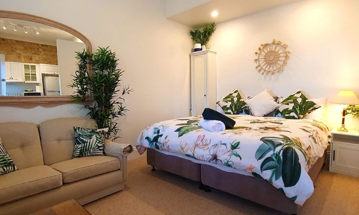 Narrabeen Apartment | Apartment 2 - The Coachhouse