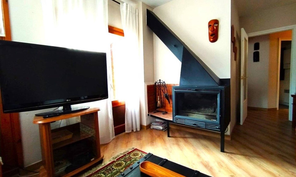 La Molina Apartment | Apartment 3 rooms Fireplace, Views & Very close to Slopes
